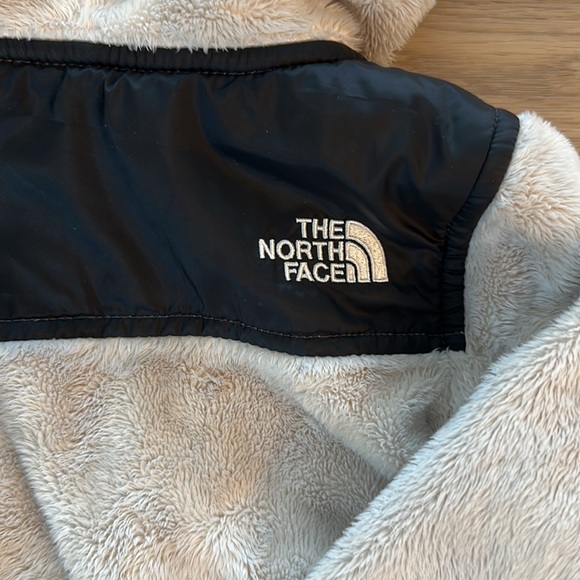 Oso Hoodie in Vintage White - Picture 6 of 6